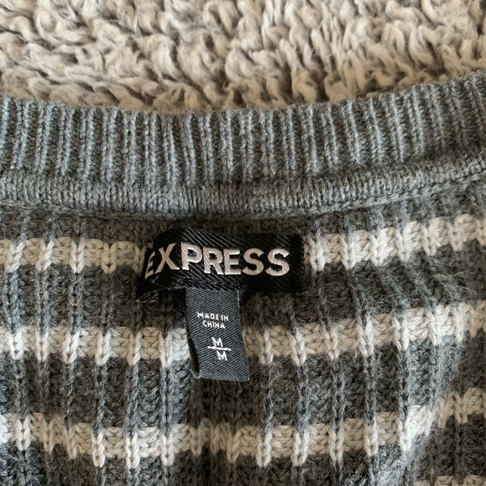 Light gray sweater - Picture 2 of 2